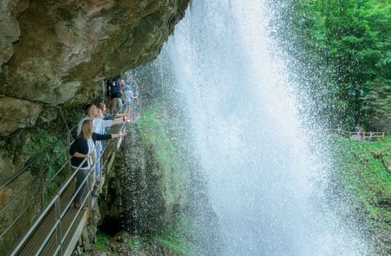 Family photo shoot giessbach waterfall