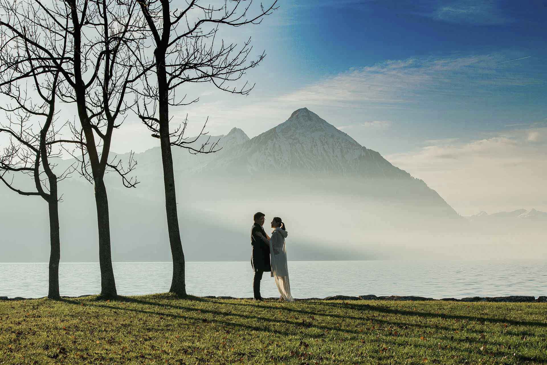 Couples photo shoot by Thunersee lake