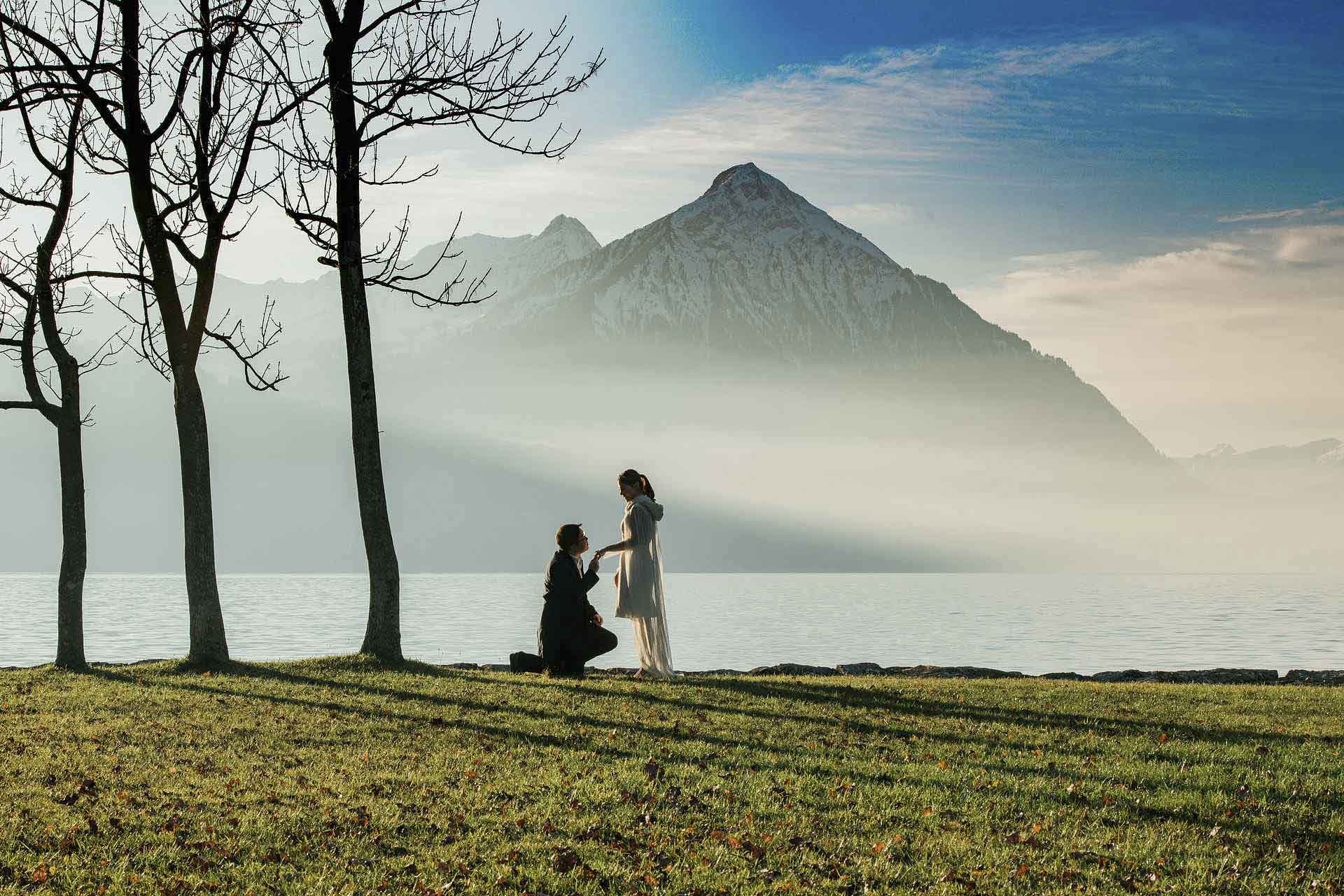 Couples photo shoot by Thunersee lake