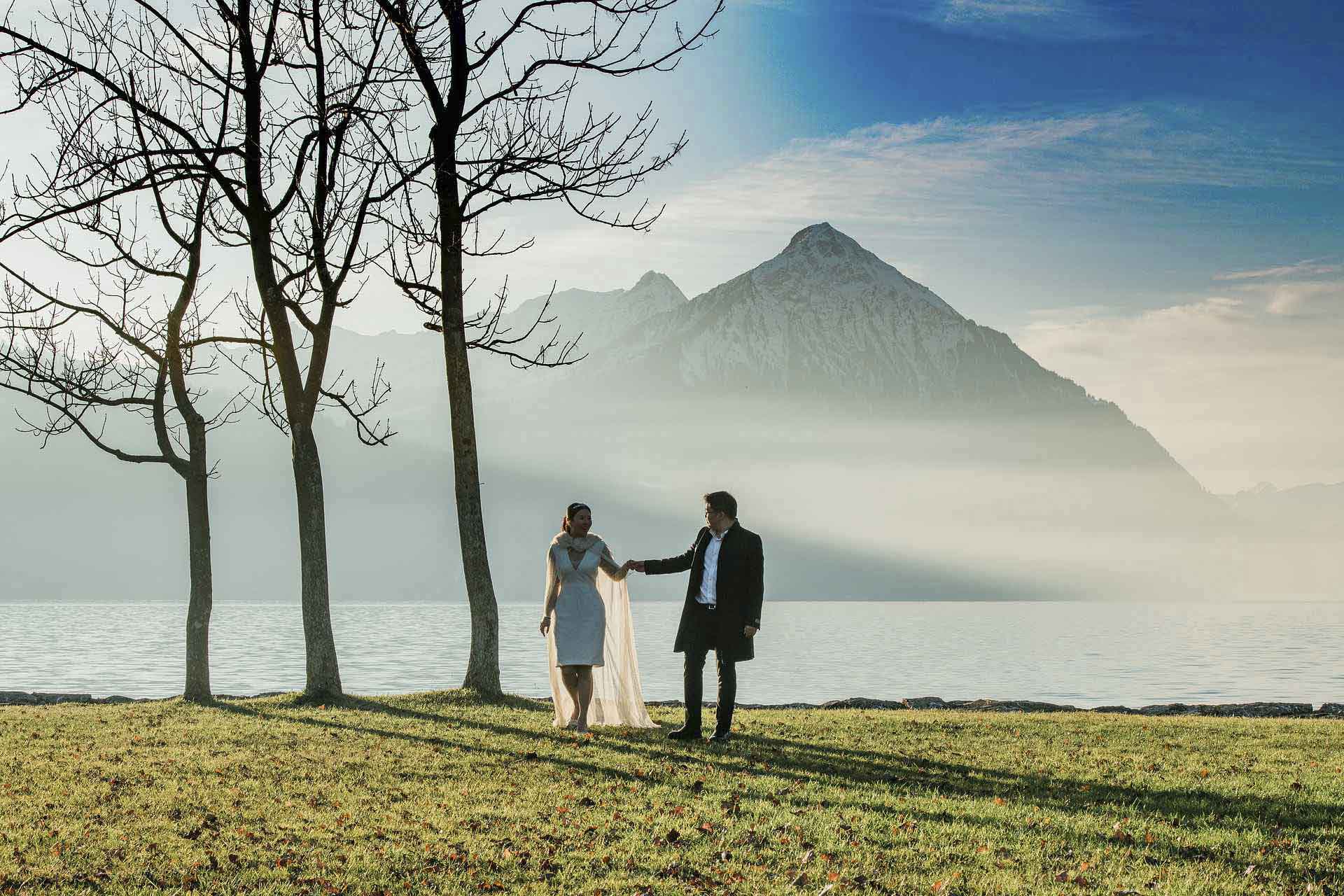 Couples photo shoot by Thunersee lake