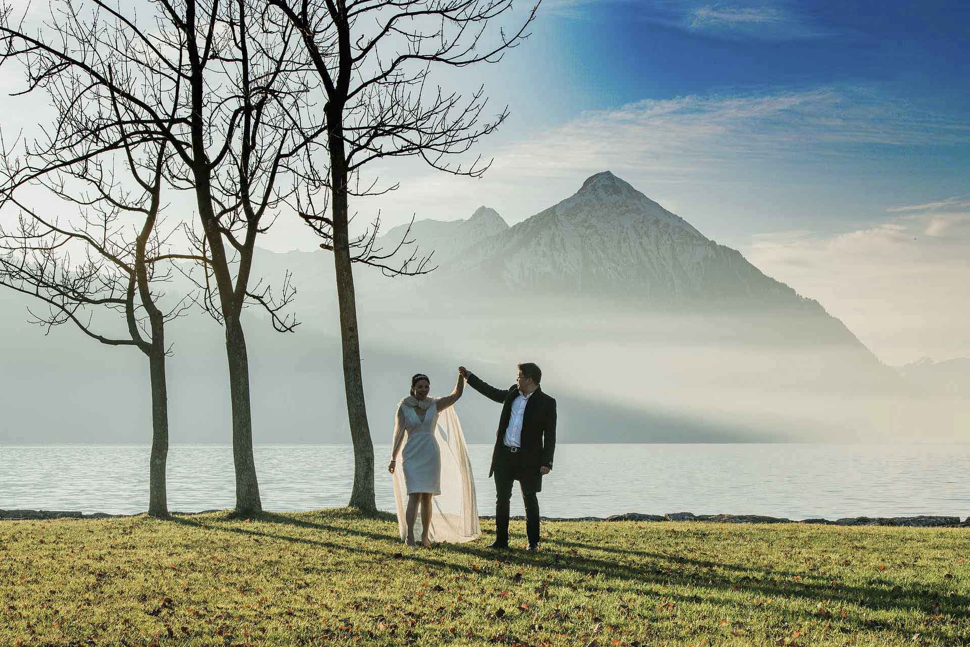 Couples photo shoot by Thunersee lake