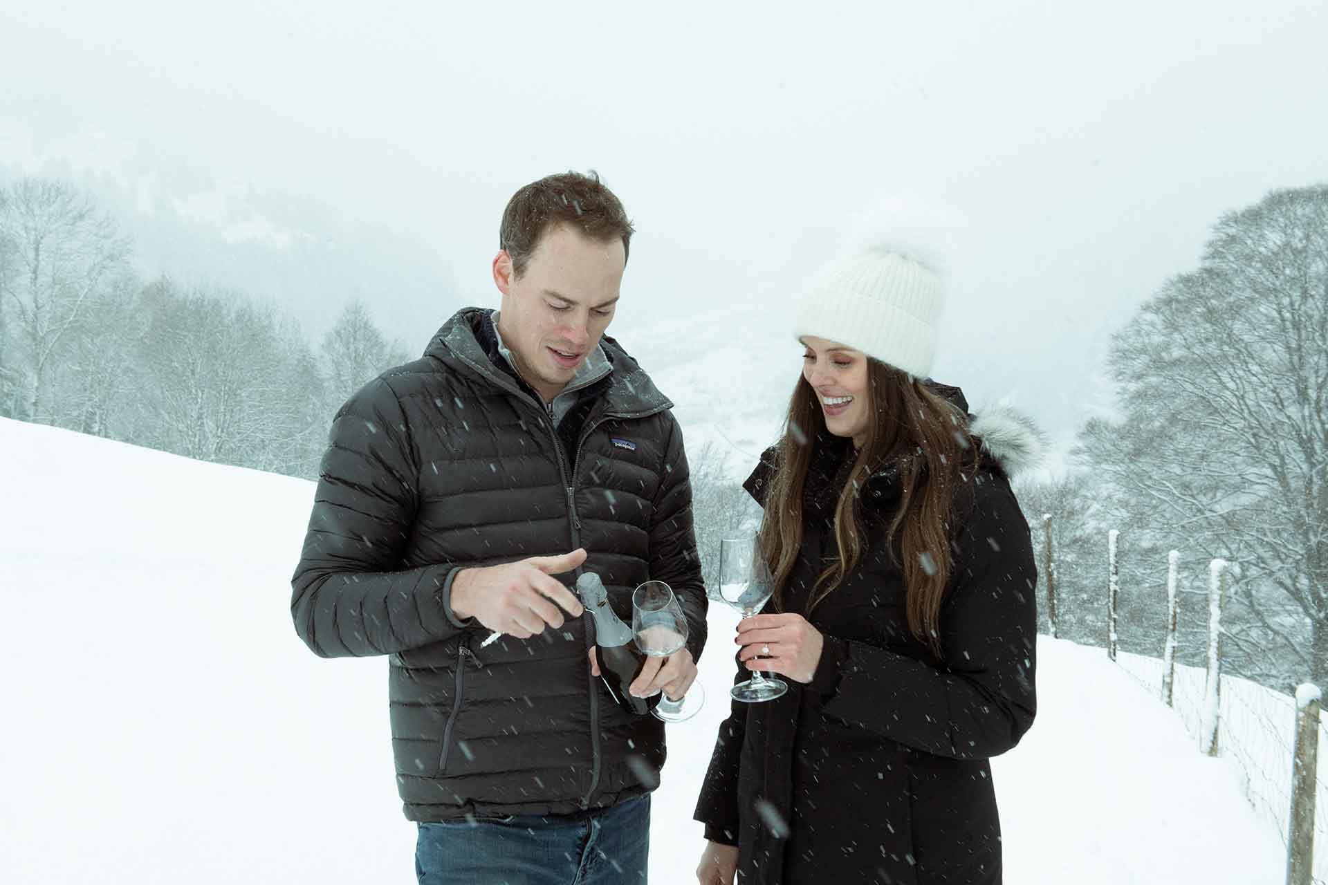 Marriage proposal in Lauterbrunnen. Photographer John Wisdom