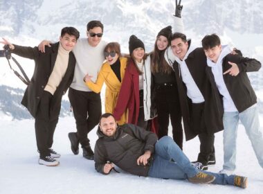 Photographer for travel groups