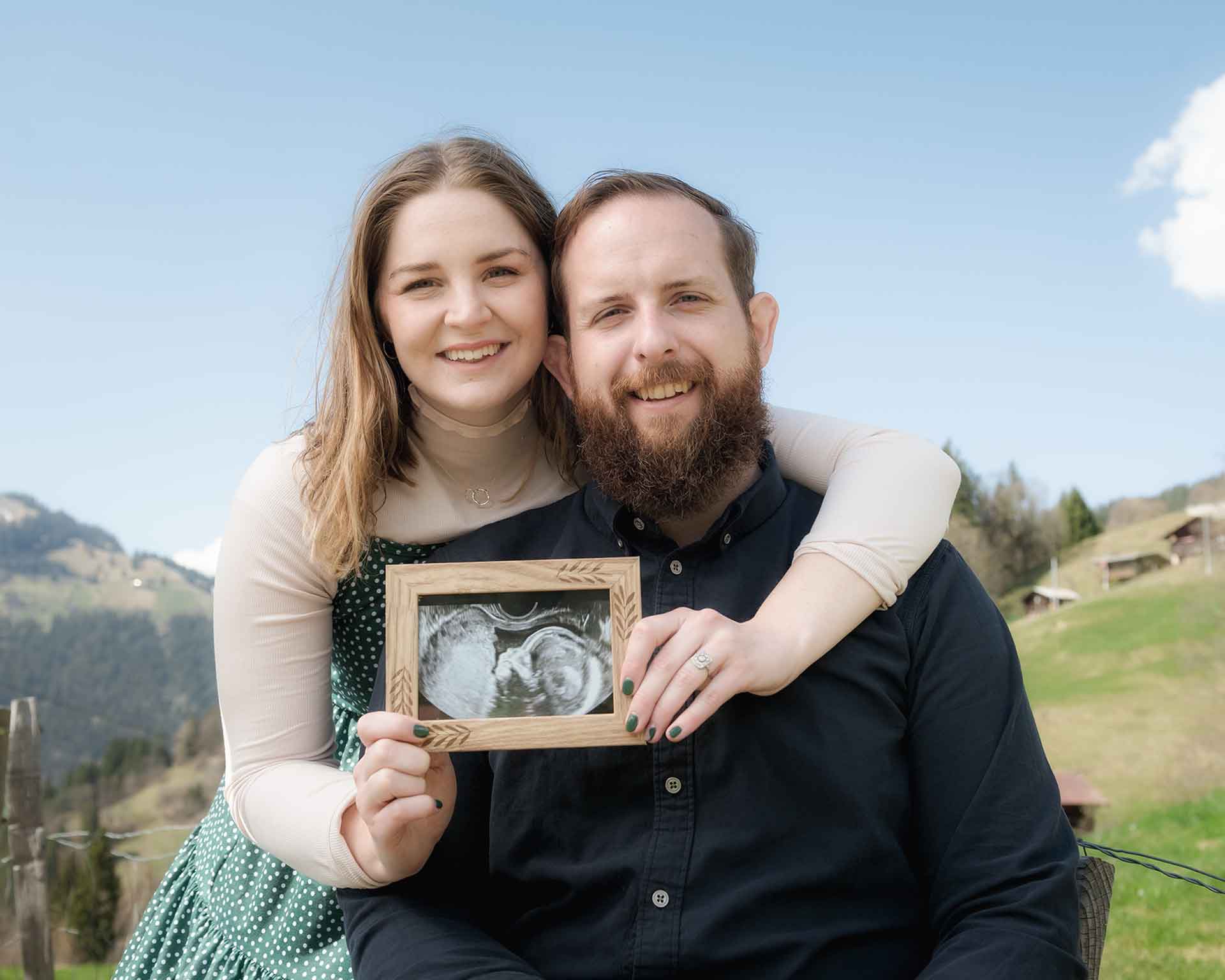 Pregnancy photoshoot in Wengen