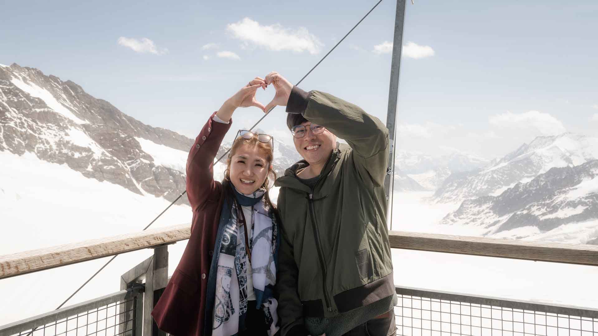 Surprise Engagement on the Jungfraujoch