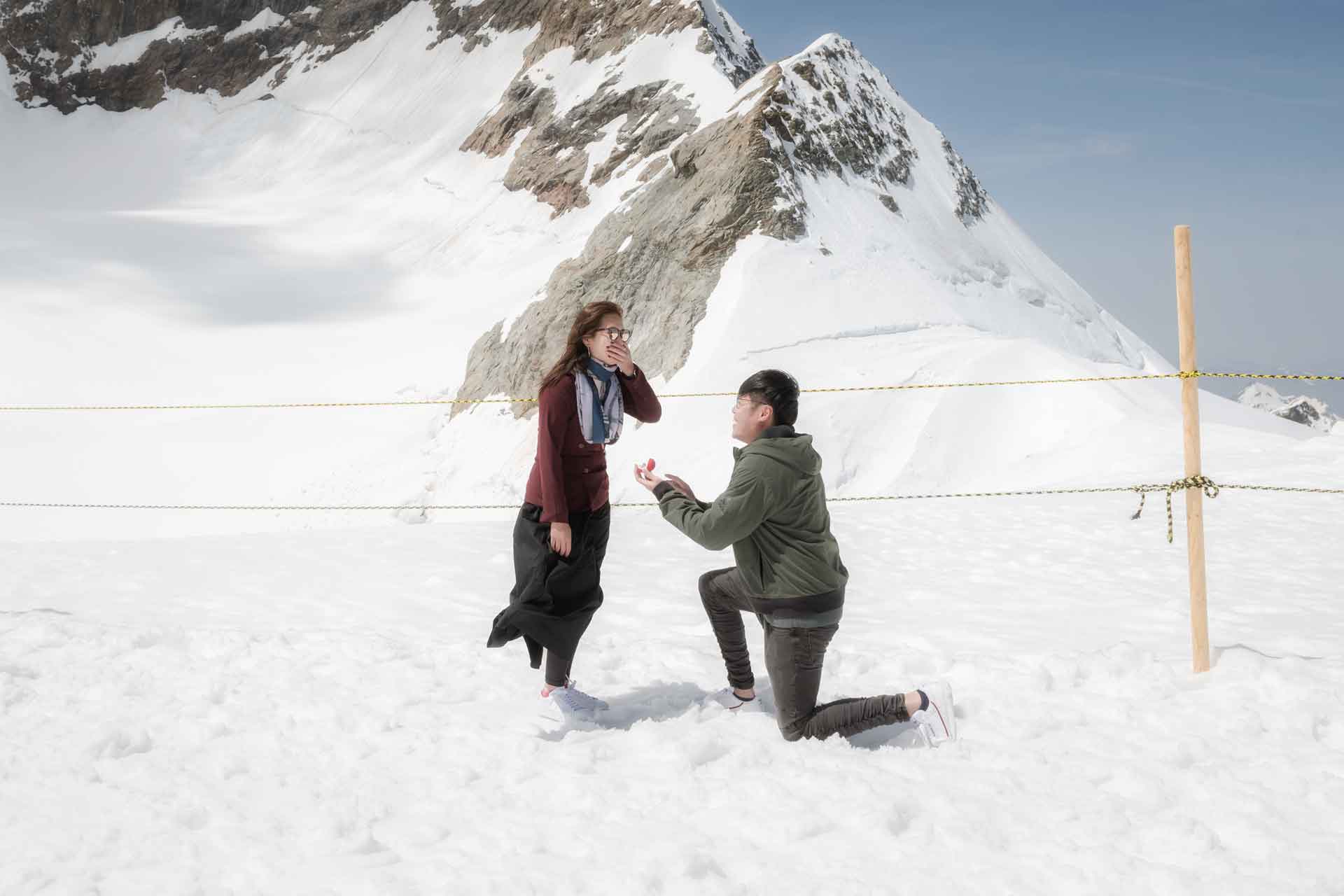 Surprise Engagement on the Jungfraujoch