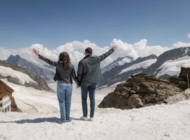surprise engagement jungfraujoch