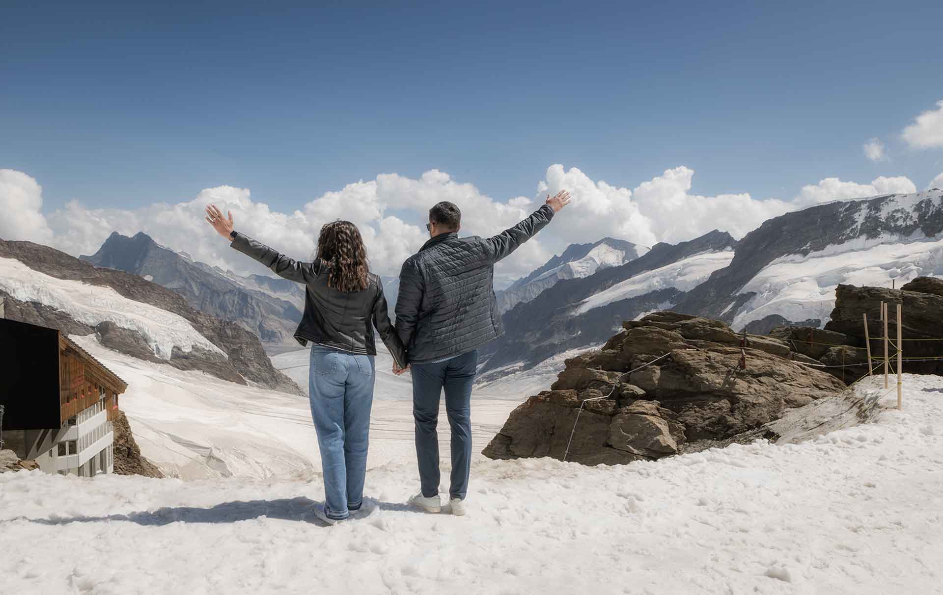 surprise engagement jungfraujoch