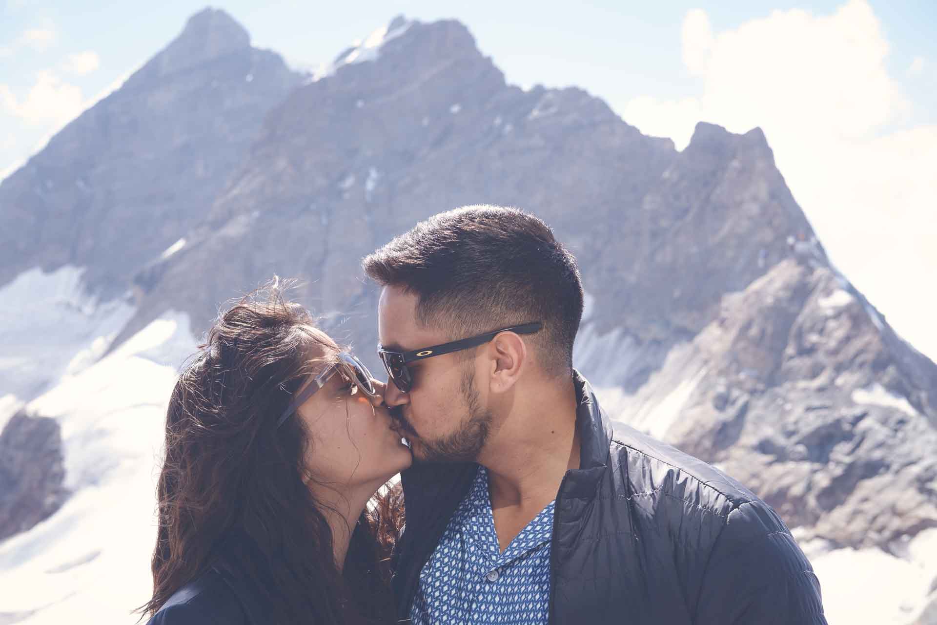 surprise engagement jungfraujoch