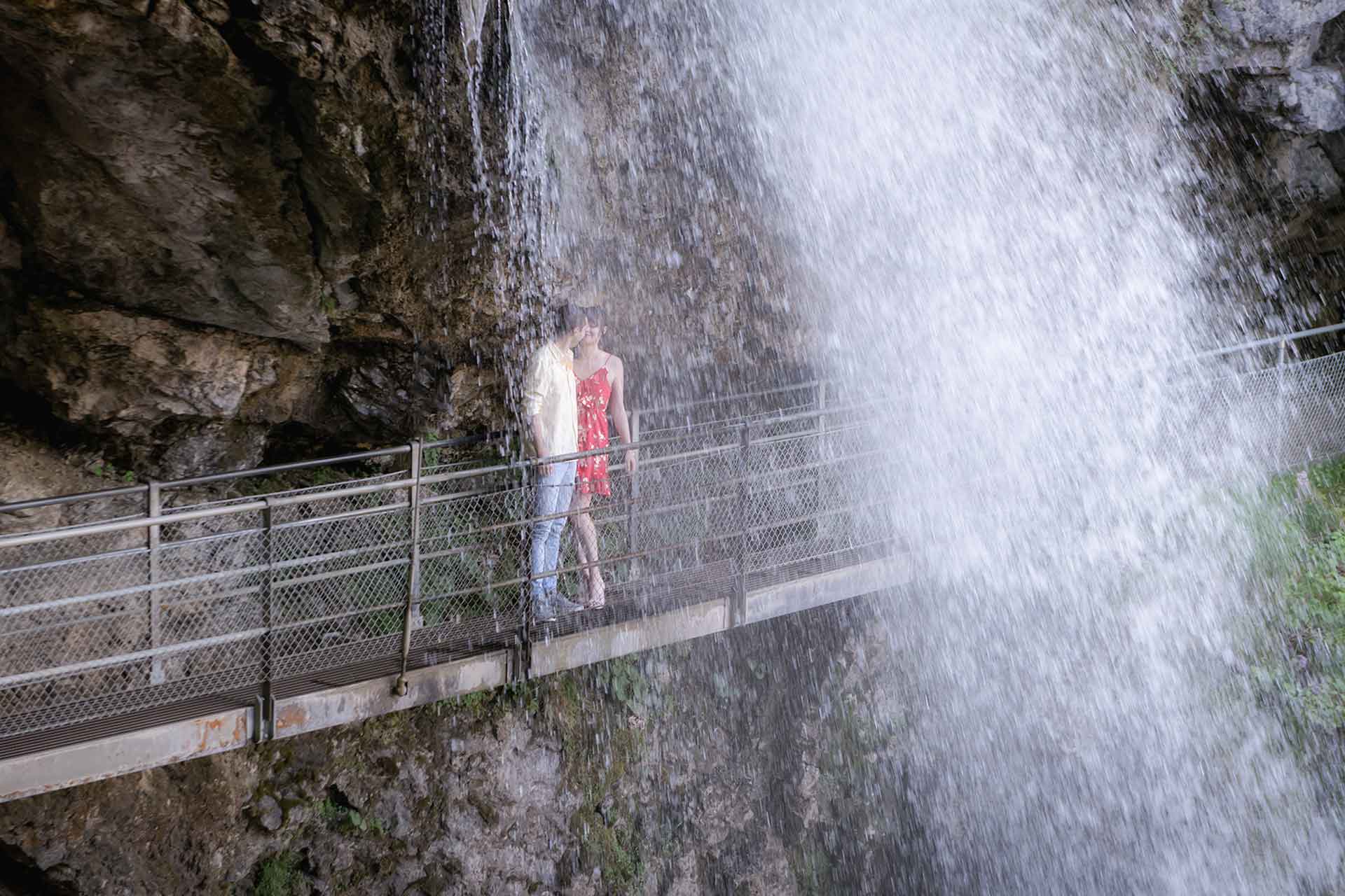 Couples photo shoot in Giessbach