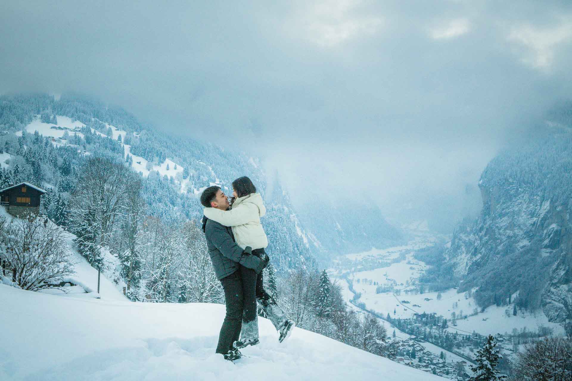 Photographer Wengen Surprise Engagement In The Snow
