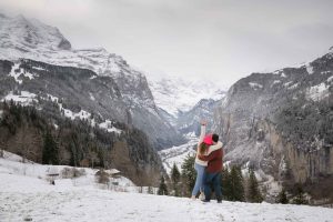 Surprise marriage proposal in the Swiss mountains