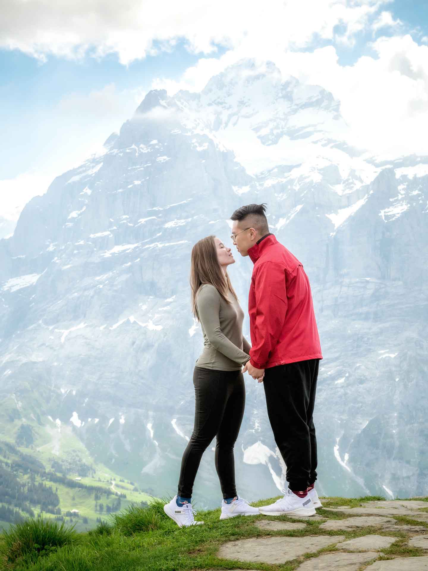 Couples photo shoot on Grindelwald First