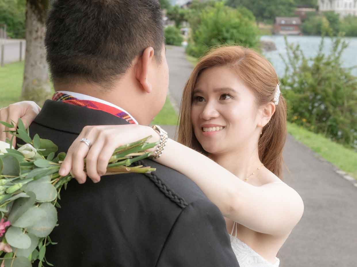 Post wedding photo shoot by Lake Brienz