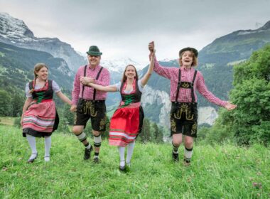 Family Photo Shoot in Lauterbrunnen