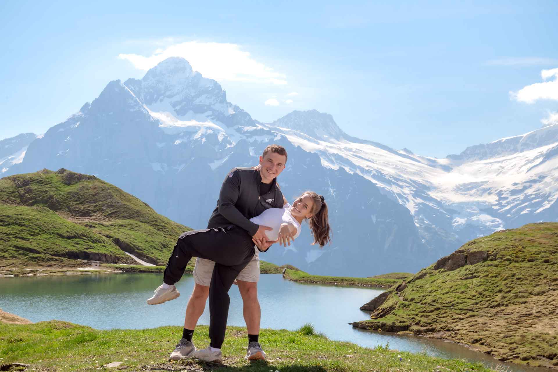 couples photo shoot at Bachalpsee lake