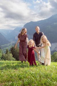 Family photo shoot in Lauterbrunnen Family photographer John Wisdom in Lauterbrunnen