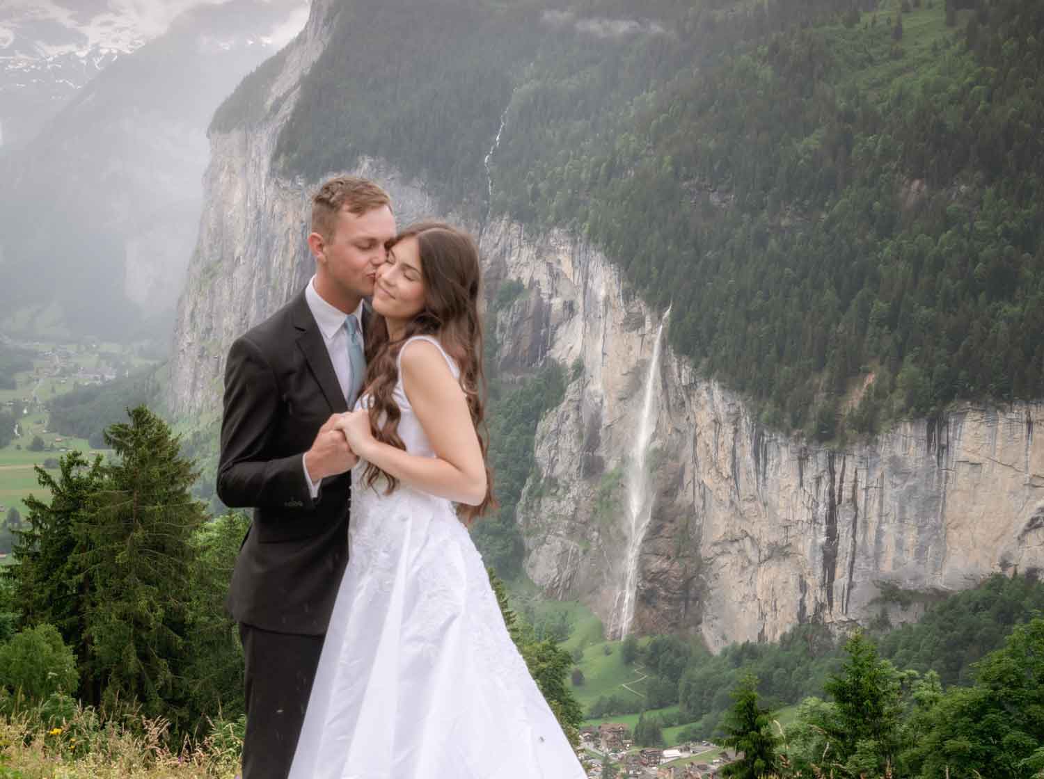 Wedding photo shoot in Lauterbrunnen