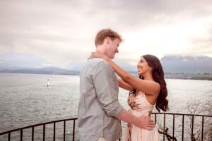 A surprise engagement in Schloss Schadau Park