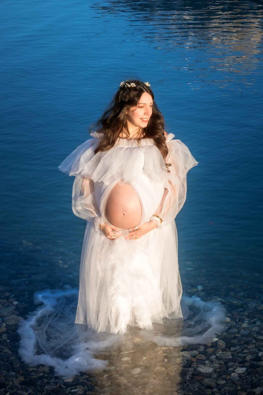 Pregnancy photo shoot in Interlaken