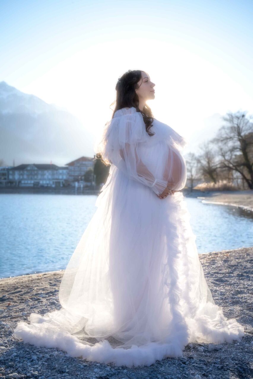 Pregnancy photo shoot in Interlaken
