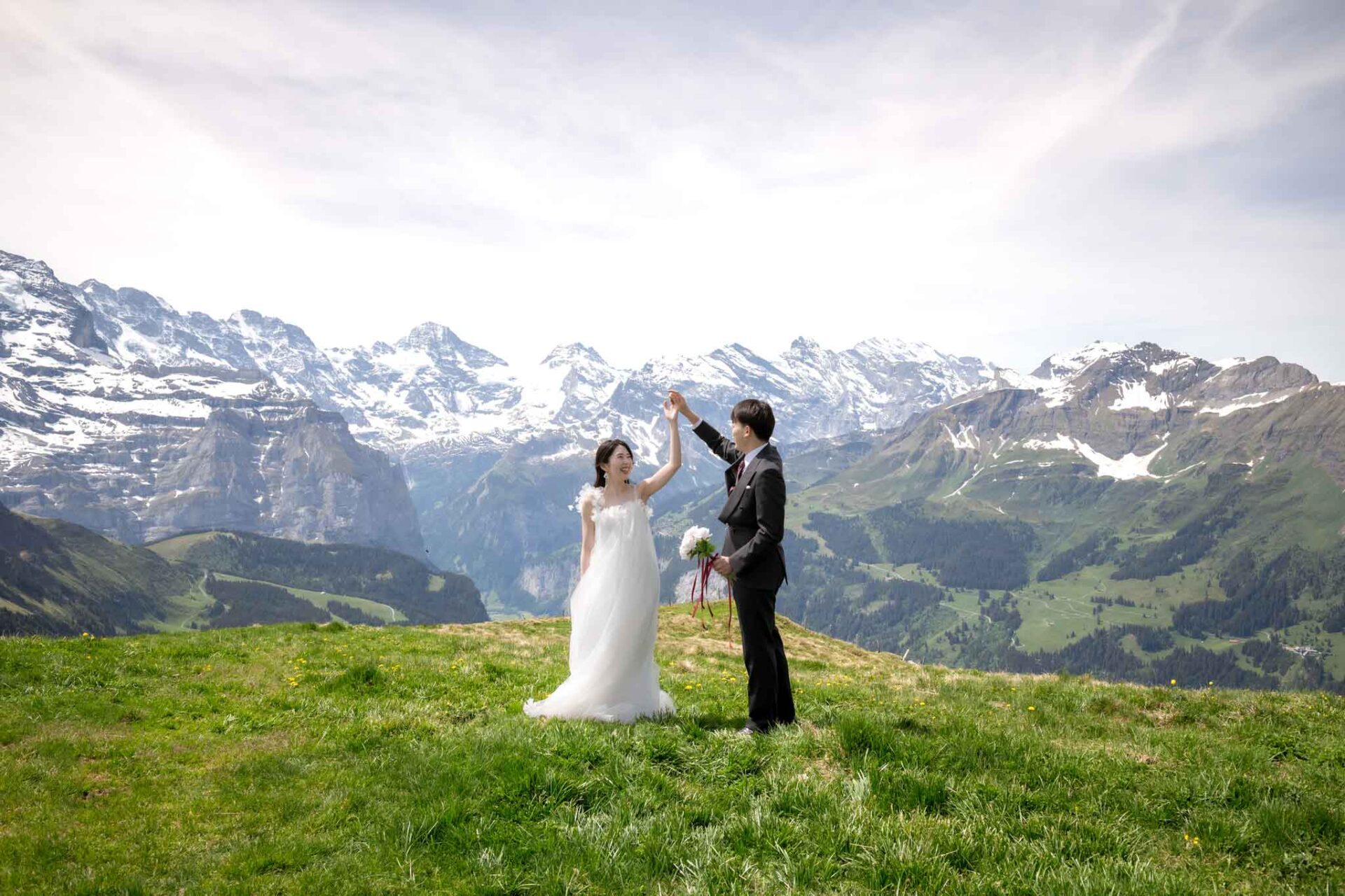 Wedding photo shoot on Männlichen mountain