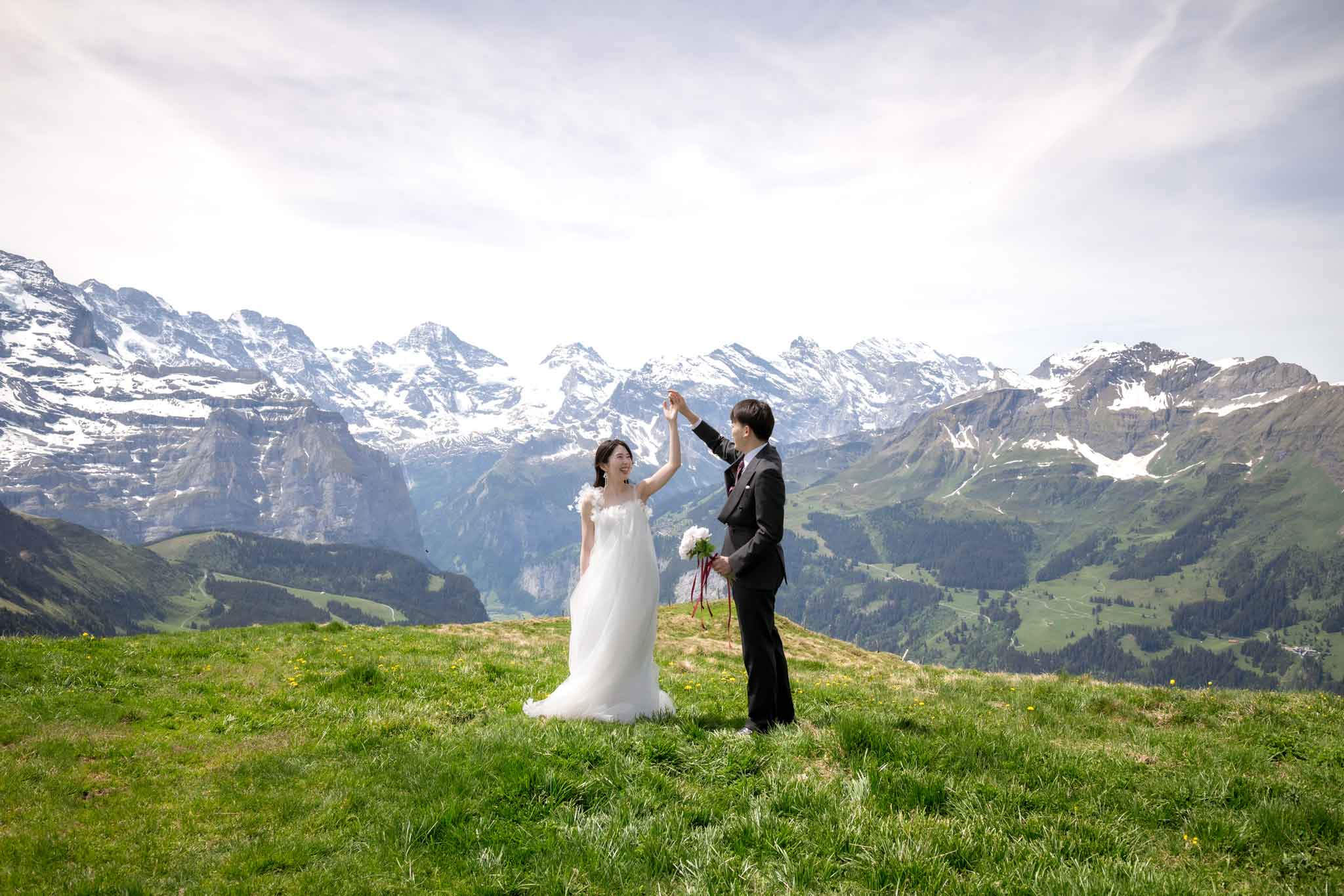 Wedding photo shoot on Männlichen mountain