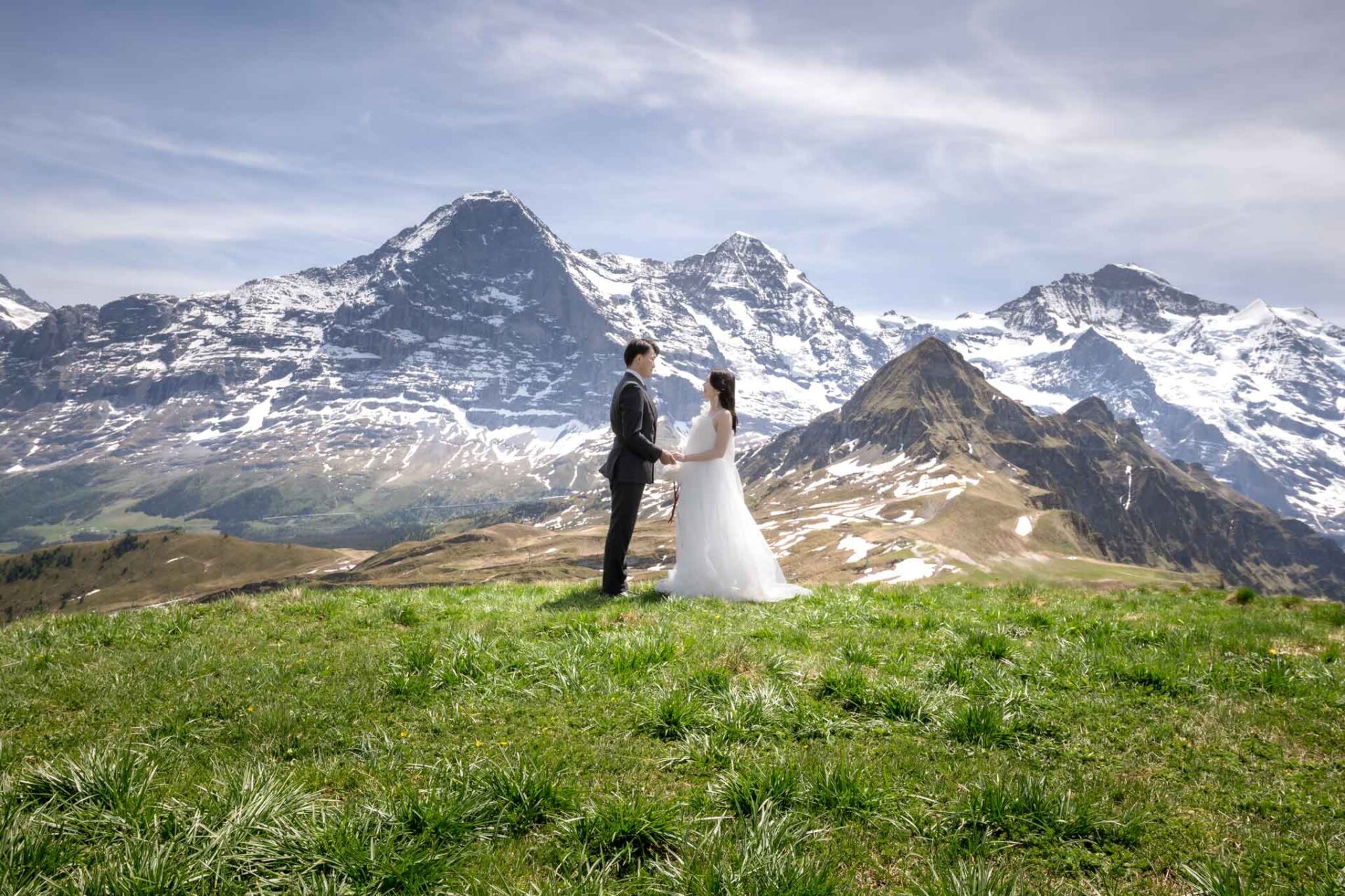 Wedding photo shoot on Männlichen mountain